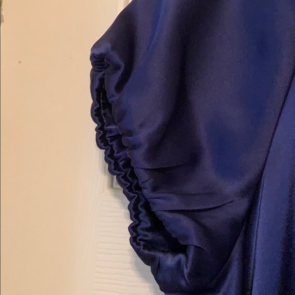 Theory Front Pleat Blouse - Picture 4 of 5